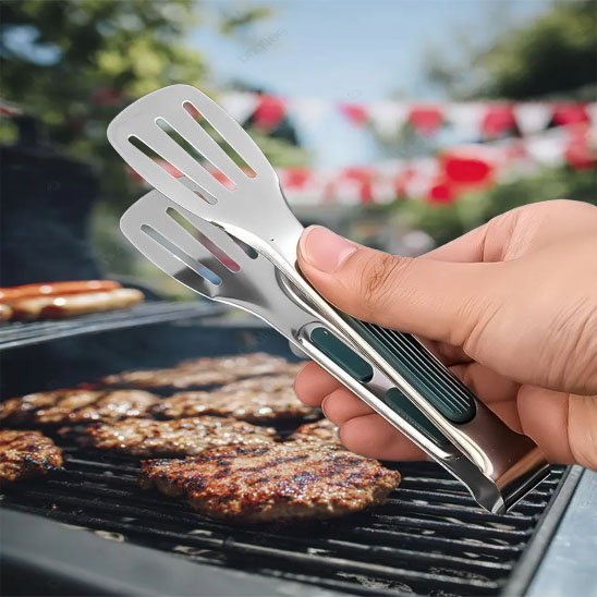 viande grille barbecue exterieur pince de cuisine